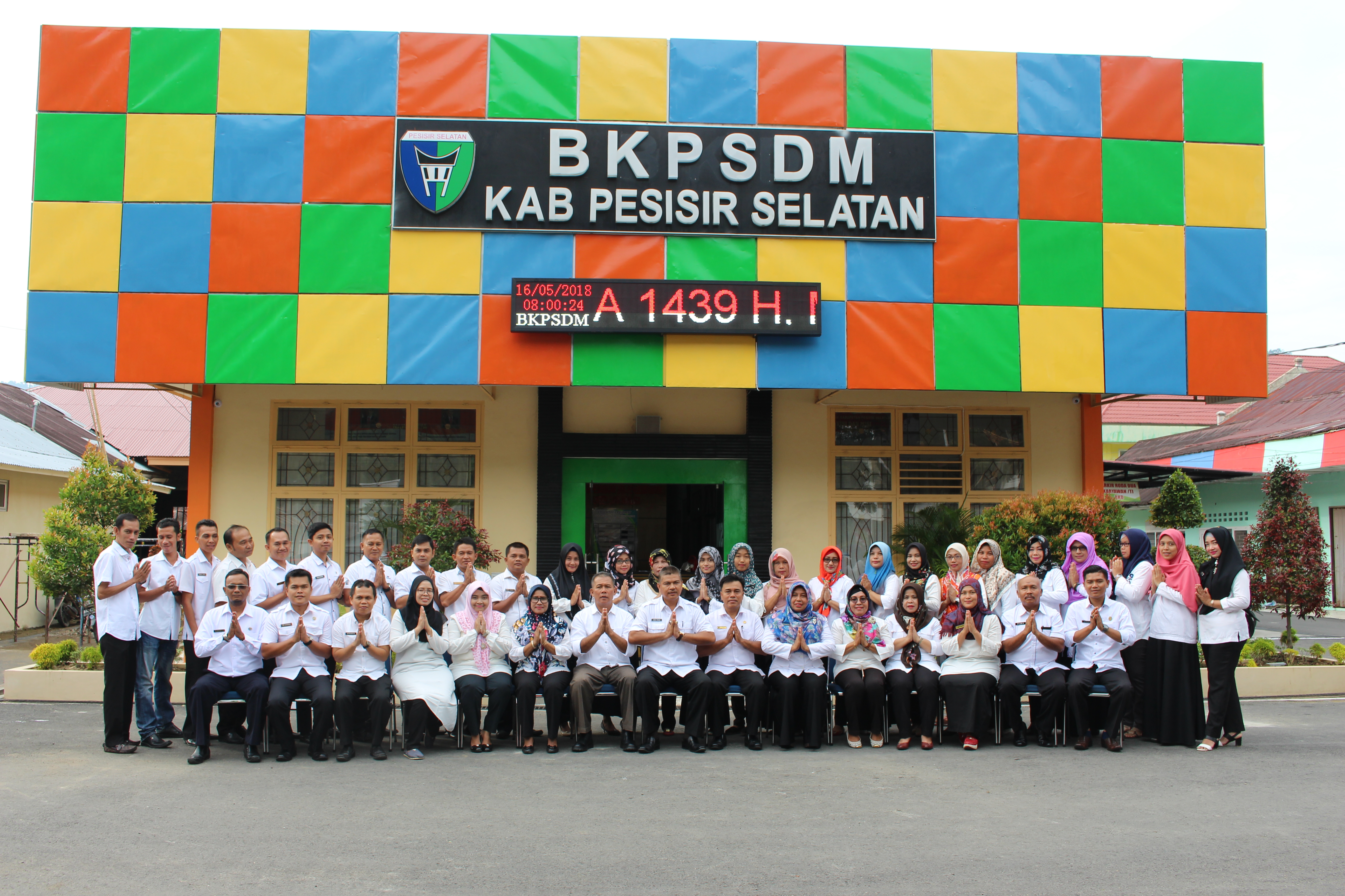 SEGENAP KELUARGA BESAR BKPSDM MENGUCAPKAN SELAMAT MENUNAIKAN IBADAH PUASA 1439 H MARHABAN YAA RAMADH