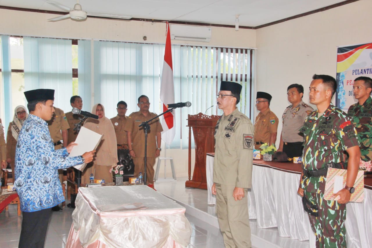 Pelantikan Jabatan dan Pengambilan Sumpah Eselon III dan Eselon IV 