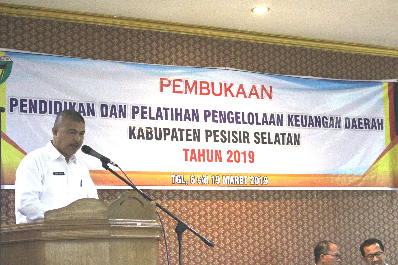 Pembukaan Pendidikan Dan Pelatihan Pengelolaan Keuangan Daerah 