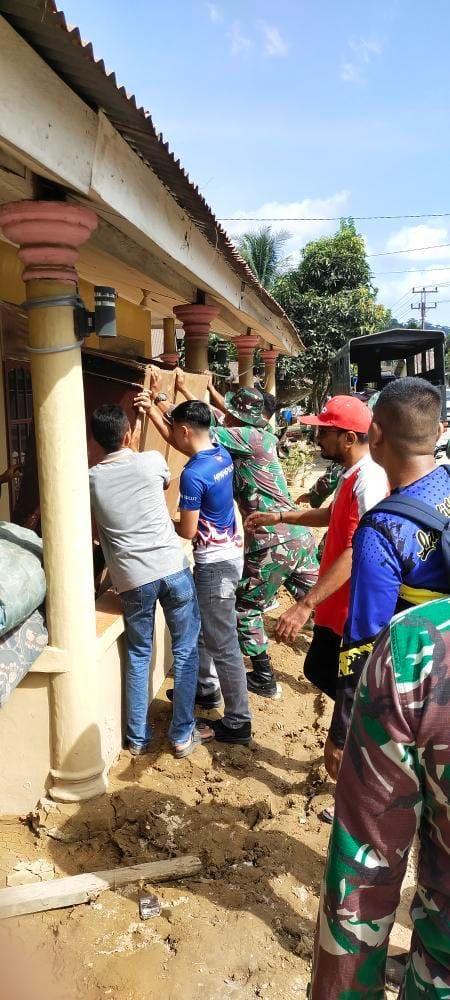 Perwakilah Gotong Royong Seluruh OPD di Kecamatan XI Tarusan